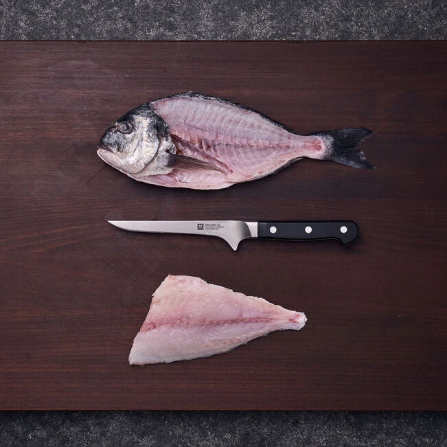 Нож для снятия мяса с кости ZWILLING Pro, лезвие 14 см - фото 9