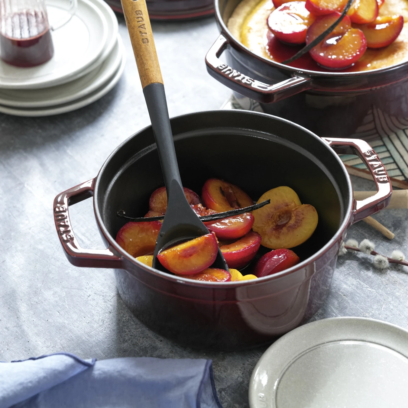 Кокот чугунный STAUB, круглый, 20 см, 2,2 л, гранатовый - фото 6