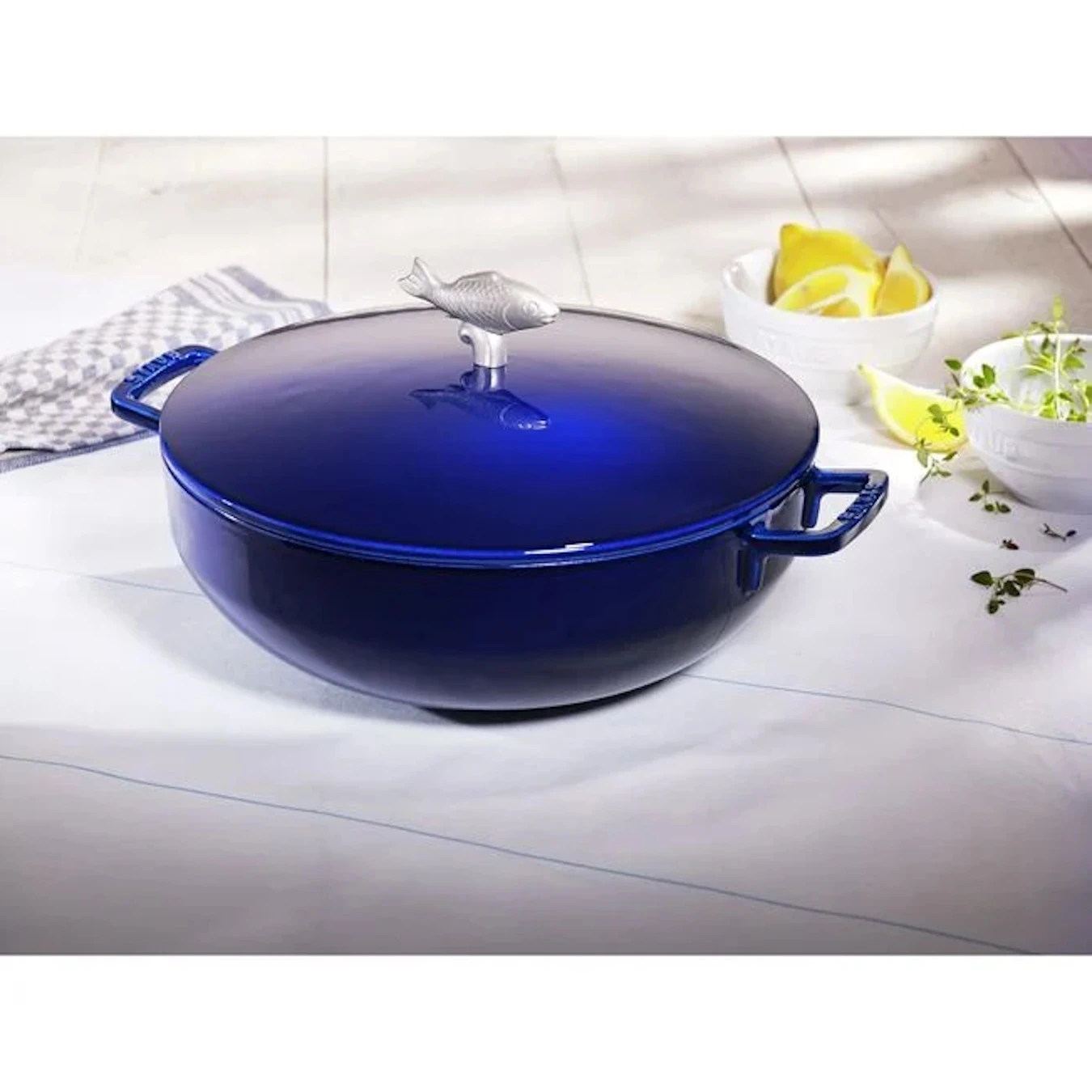 Сотейник чугунный STAUB, 28 см, 4.65 л, темно-синий - фото 3