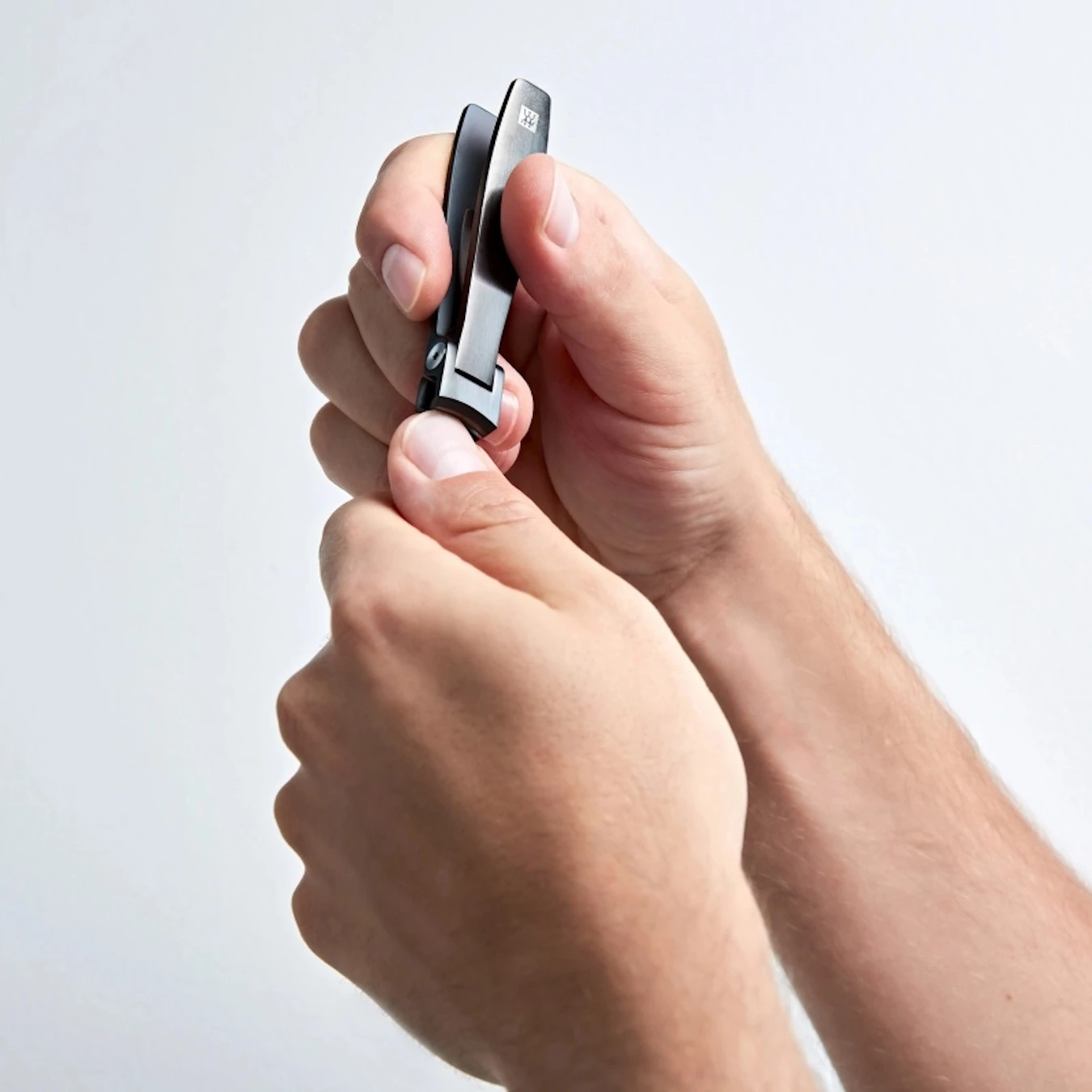 Щипчики для ногтей черные ZWILLING Beauty Premium - фото 3