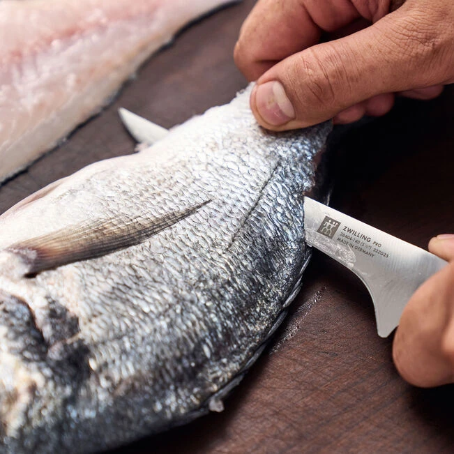 Нож для снятия мяса с кости ZWILLING Pro, лезвие 14 см - фото 5
