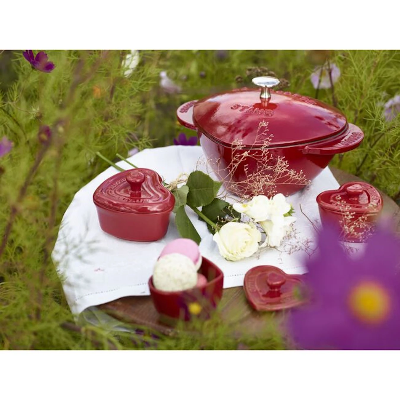 Кокот чугунный STAUB "Сердце", 20 см,1.75 л вишневый - фото 5