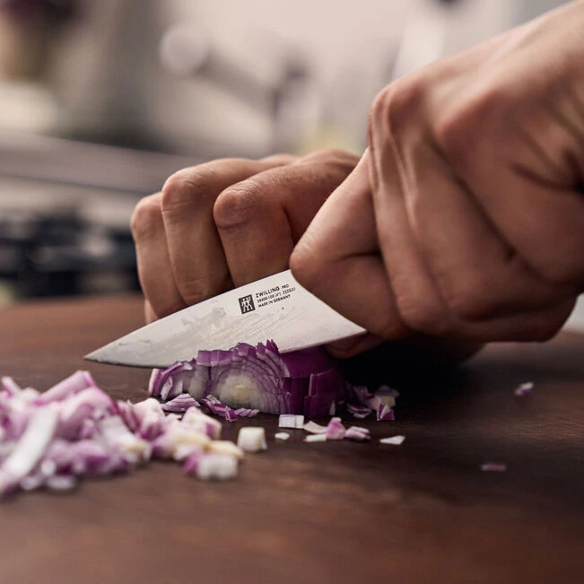 Нож для чистки овощей ZWILLING Pro, лезвие 10 см - фото 4