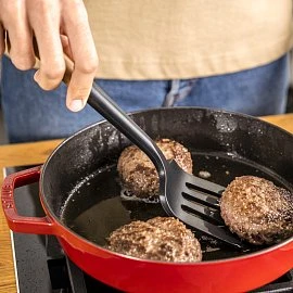 Лопатка с прорезями STAUB, 31 см